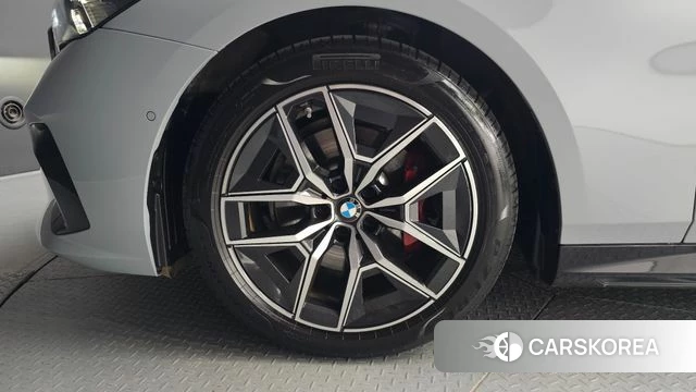 BMW 5 Series (G60) id 4634961 из Кореи 30