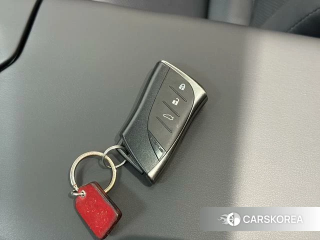Lexus ES id 4273980 из Китая 28
