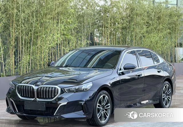 BMW 5 series 2024 Черный из Китая, фото 5