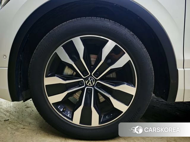 Volkswagen Tiguan L 2024 Белый из Китая, фото 5