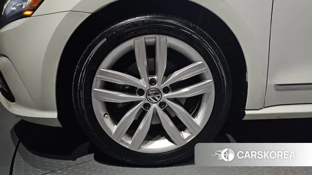 Volkswagen The New Passat id 3193555 из Кореи 15