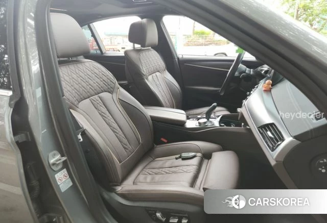 BMW 5 Series (G30) 2023 Серебряный из Кореи, фото 5