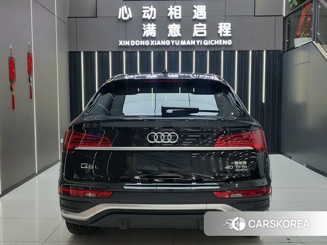 Audi Q5L 2022 Черный из Китая, фото 5