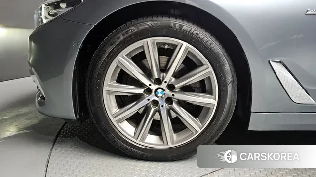 BMW 5 Series (G30) id 3742718 из Кореи 15