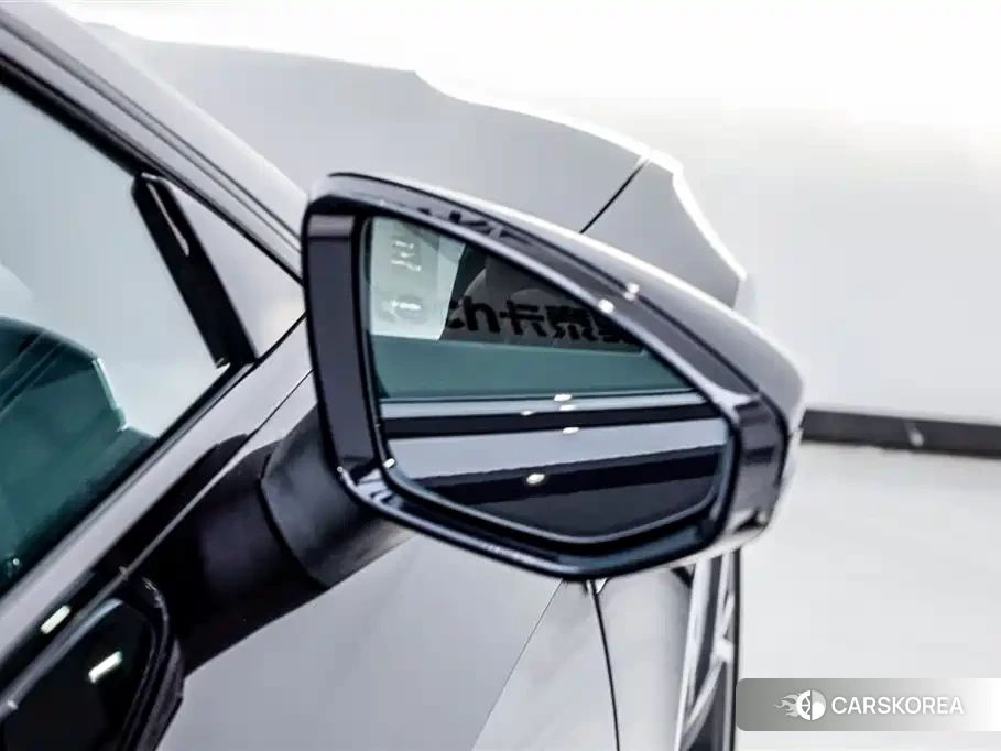 Audi A7L id 4570596 из Китая 29