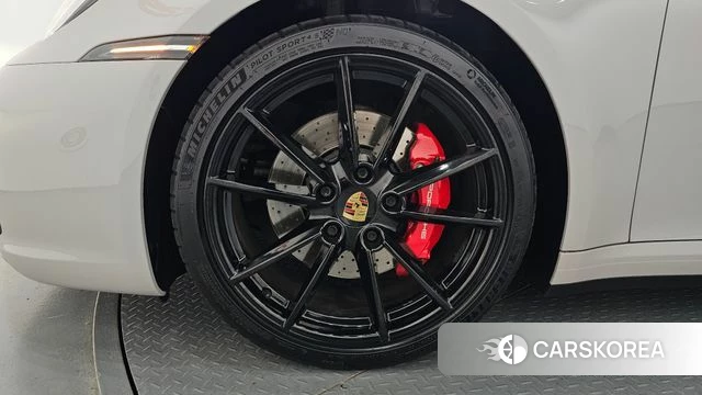 Porsche 911(992) id 4667234 из Кореи 30