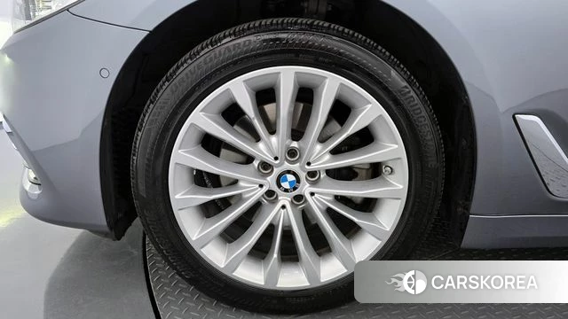 BMW 5 Series (G30) id 4284572 из Кореи 28