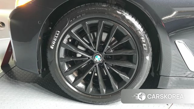 BMW 5 Series (G30) id 4433942 из Кореи 28