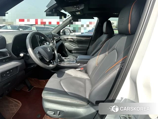 Toyota Crown Lufang 2024 Белый из Китая, фото 5