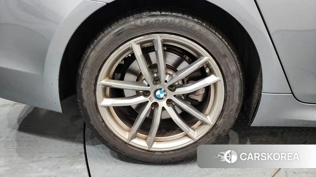 BMW 5 Series (G30) id 3917496 из Кореи 15