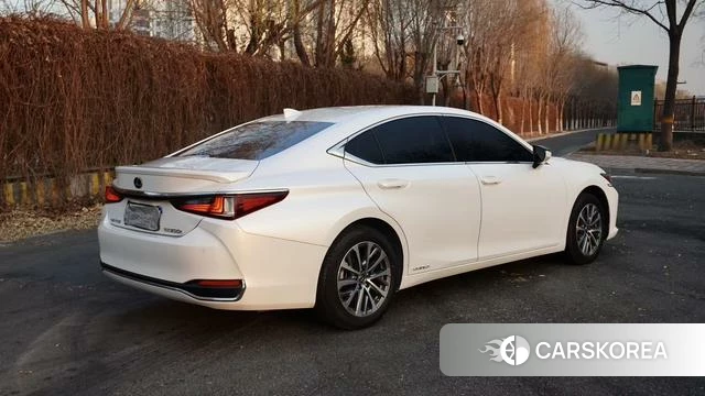 Lexus ES 2024 Белый из Китая, фото 6