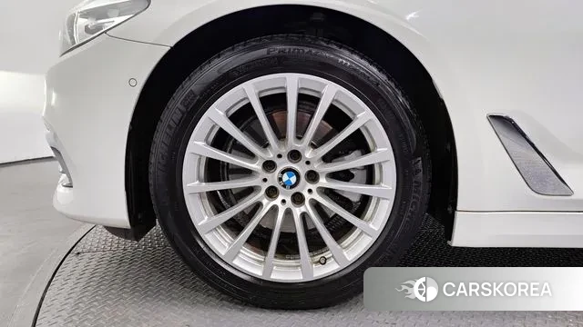 BMW 5 Series (G30) id 3182695 из Кореи 15