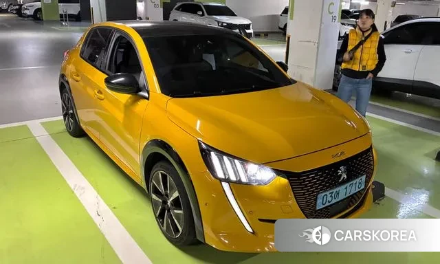 Peugeot e-208 second Generation 2020 Желтый из Кореи, фото 6