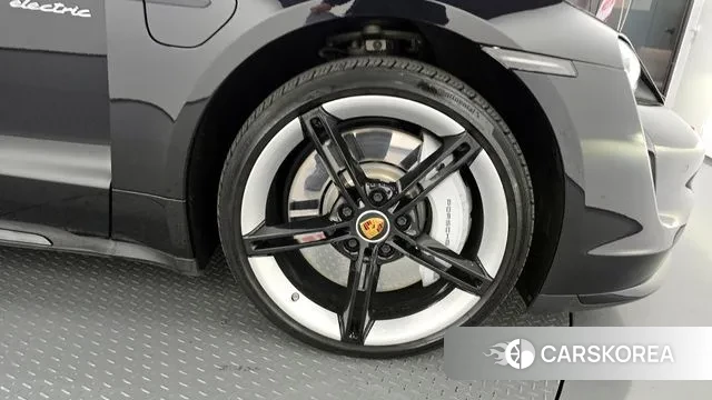 Porsche Taycan id 3281964 из Кореи 15