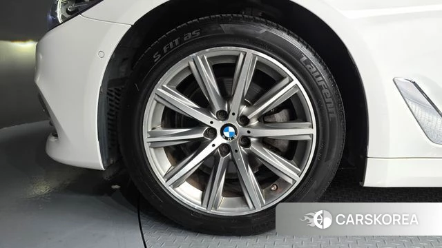 BMW 5 Series (G30) id 4737466 из Кореи 15