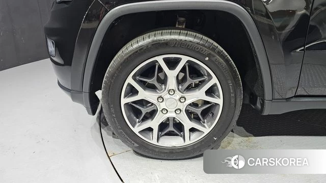 Jeep Grand Cherokee id 4345307 из Кореи 15
