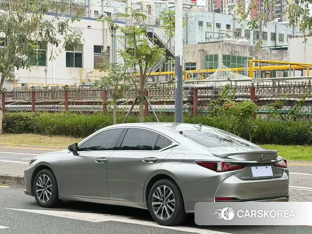 Lexus ES id 4314269 из Китая 12