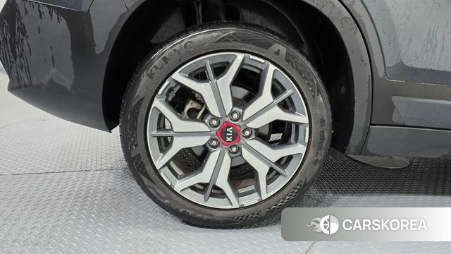 Kia Seltos id 4402773 из Кореи 14