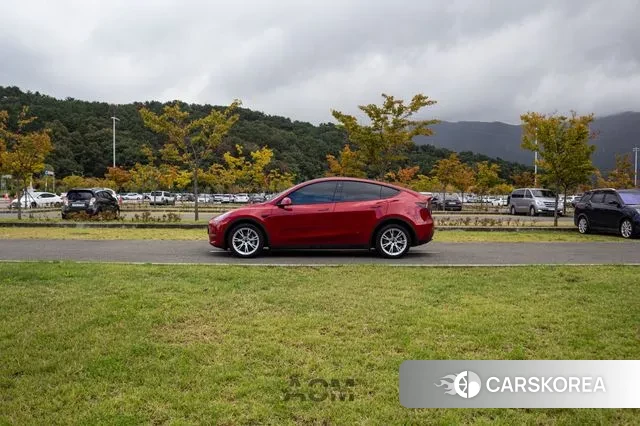 Tesla Model Y 2021 Красный из Кореи, фото 6