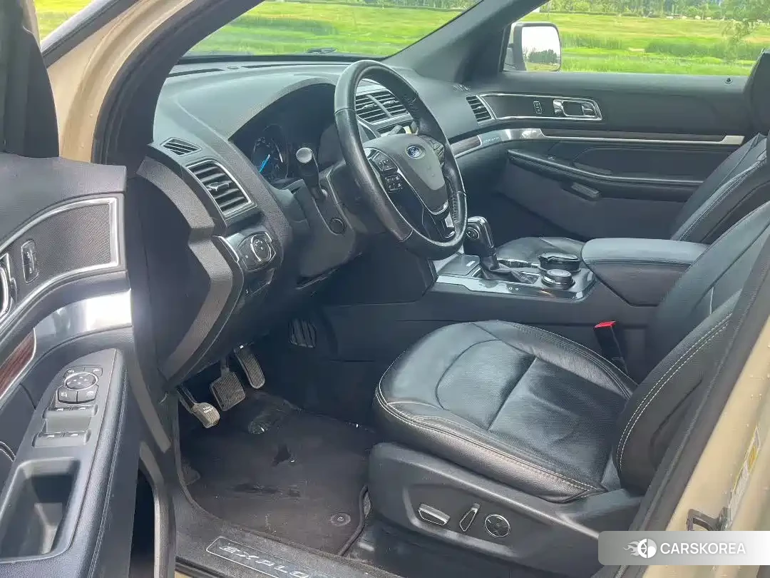 Ford Explorer (imported) 2019 Champagne/brown из Китая, фото 5