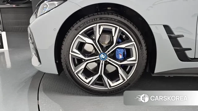 BMW i4 id 3426678 из Кореи 15