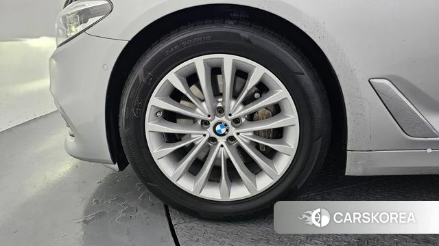 BMW 5 Series (G30) id 3911373 из Кореи 15