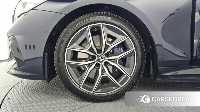 BMW i5 (G60) id 4590245 из Кореи 27