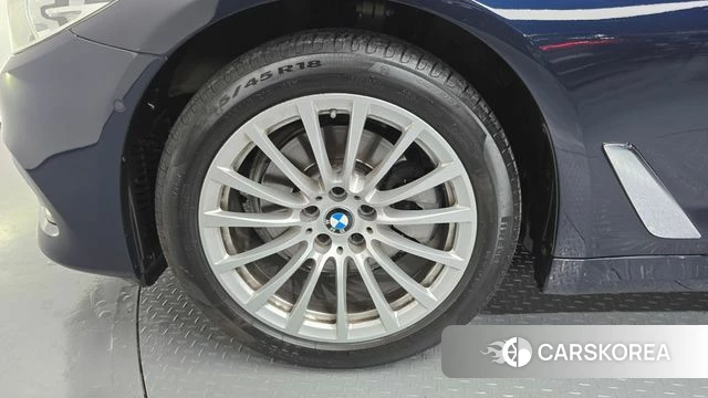 BMW 5 Series (G30) id 4683930 из Кореи 28