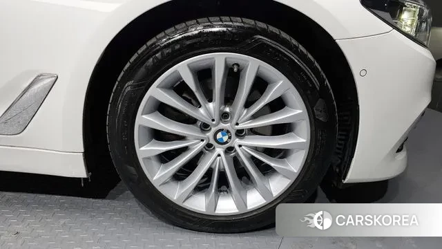 BMW 5 Series (G30) id 3626457 из Кореи 15