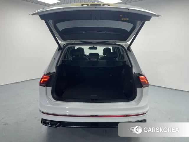 Volkswagen Tiguan L id 4262075 из Китая 15