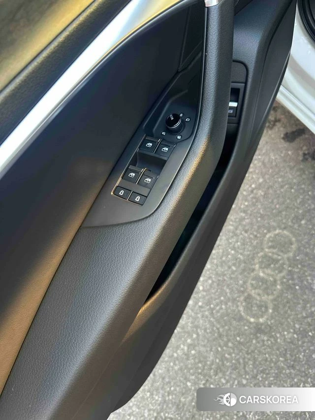 Audi A6L id 3857721 из Китая 15