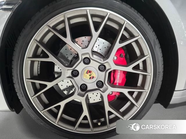 Porsche 911(992) id 4330824 из Кореи 9