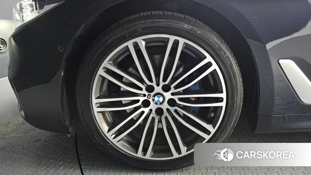 BMW 5 Series (G30) id 3814537 из Кореи 15