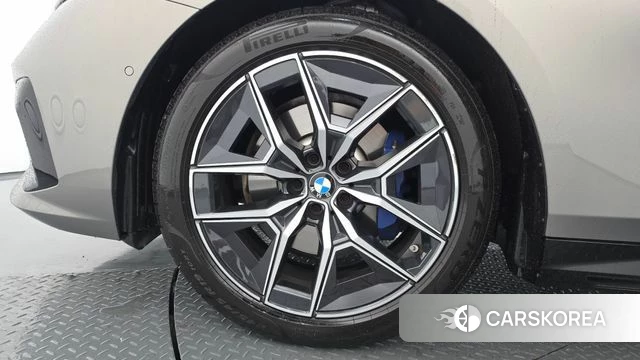 BMW 5 Series (G60) id 4279576 из Кореи 31