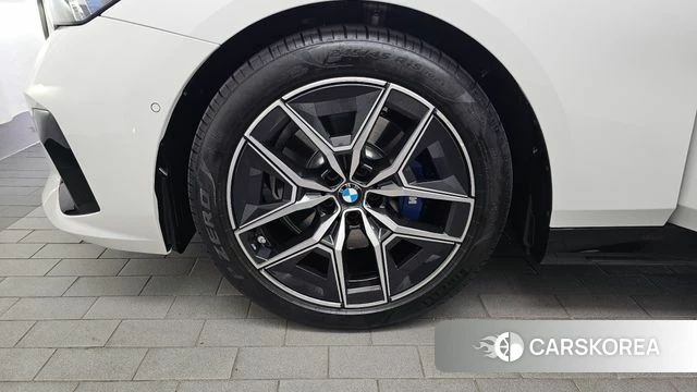 BMW 5 Series (G60) id 4904172 из Кореи 30