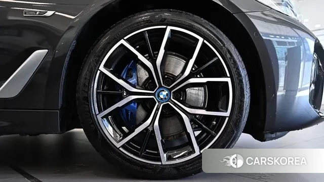 BMW 5 Series (G30) id 3448001 из Кореи 15