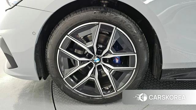 BMW 5 Series (G60) id 3890967 из Кореи 15