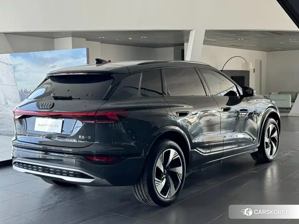 Audi Q6L e-tron 2025 Silver/gray из Китая, фото 6