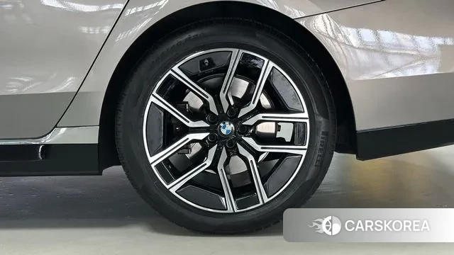 BMW 7 Series (G70) id 3644055 из Кореи 15