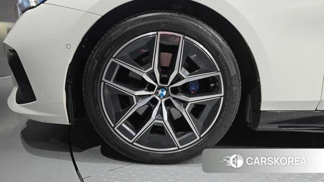 BMW 5 Series (G60) id 4904735 из Кореи 26