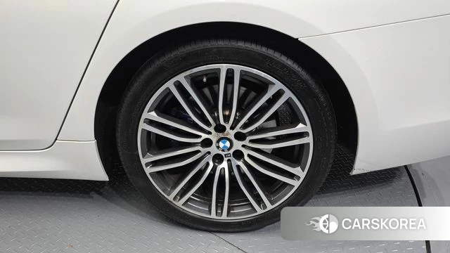 BMW 5 Series (G30) id 3905424 из Кореи 15