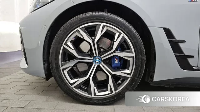 BMW i4 id 3472608 из Кореи 15