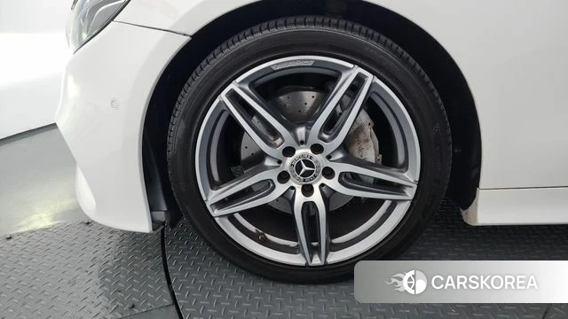 Mercedes-Benz E-Class W213 id 4384733 из Кореи 28