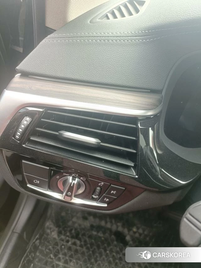BMW 5 series 2023 Черный из Китая, фото 6