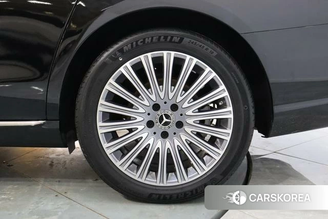 Mercedes-Benz E-class id 4265448 из Китая 15