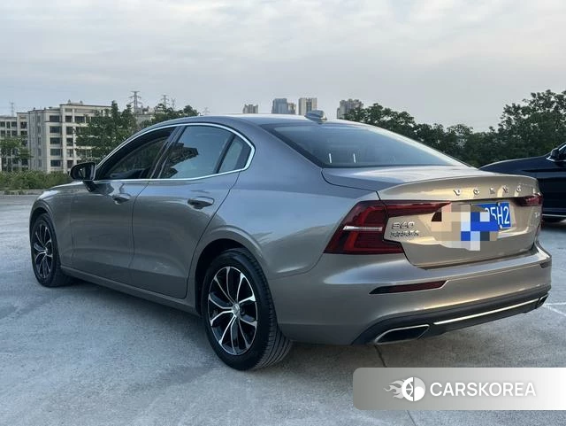 Volvo S60 2021 Шампань из Китая, фото 5
