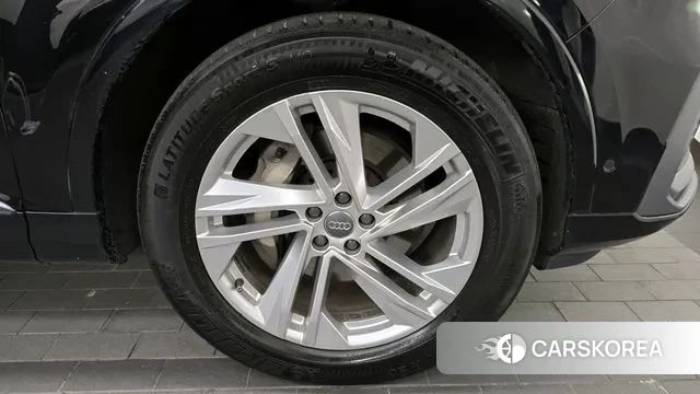 Audi Q7 (4M) id 3771878 из Кореи 15