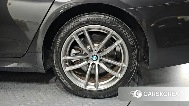 BMW 5 Series (G30) id 3886278 из Кореи 16