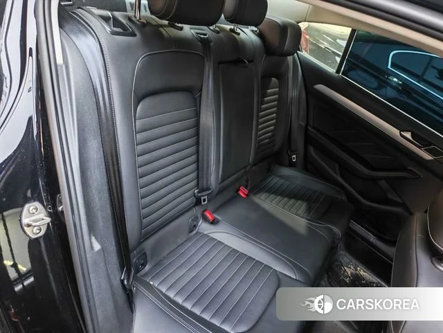 Volkswagen Magotan 2025 Черный из Китая, фото 5
