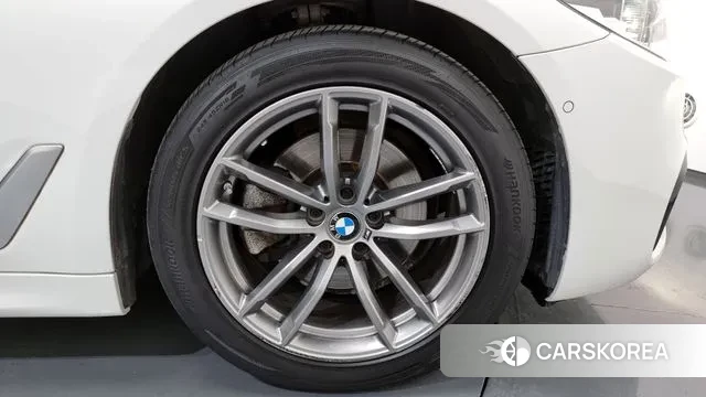 BMW 5 Series (G30) id 3302030 из Кореи 15